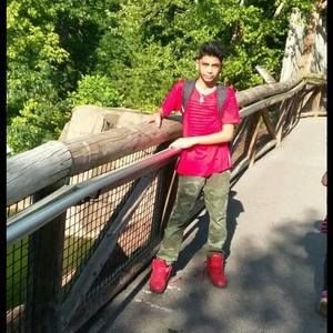 Meet your Posher, Yahia